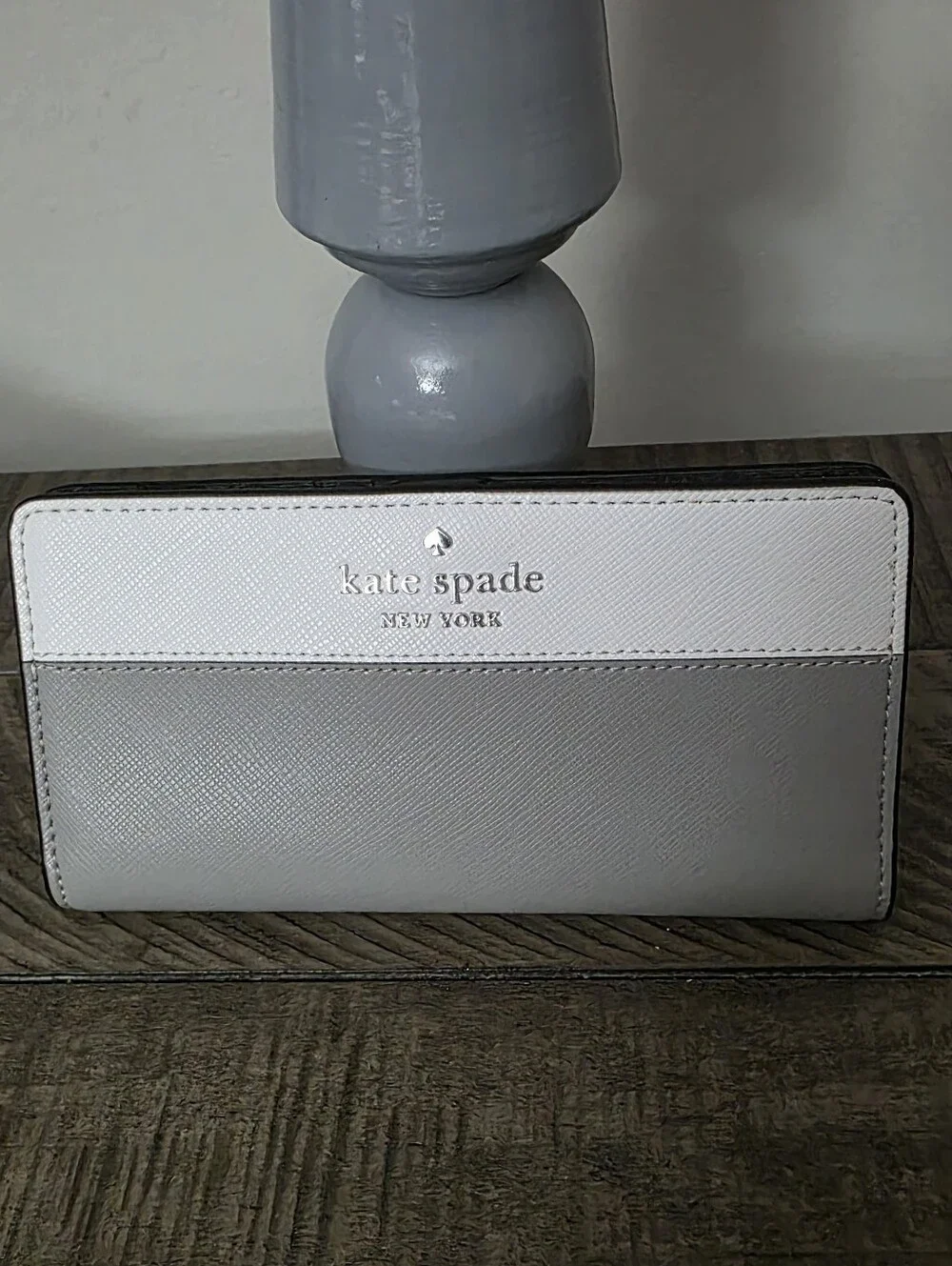 New Kate Spade large slim bifold Wallet Grey and White